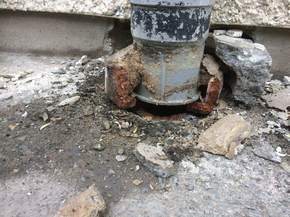 Repaired leaking stench pipe - Step 1
